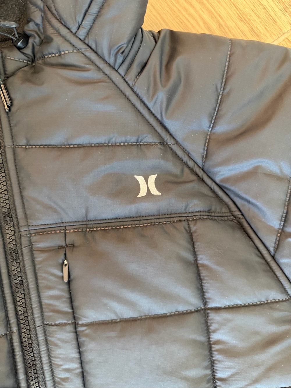 Hurley Black Quilted Hooded Puffer Jacket - Picture 11 of 13